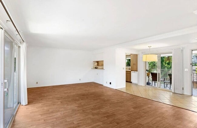 Photo - Unfurnished, SENIOR Living at Encina Royale Unidad 6