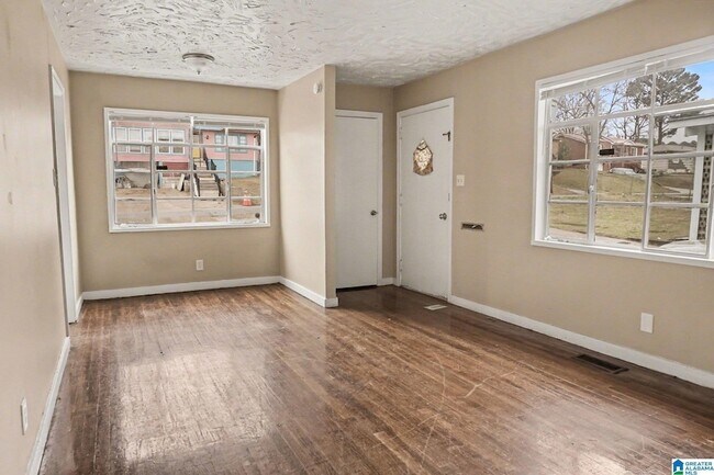 Photo - 1520 17th Way SW