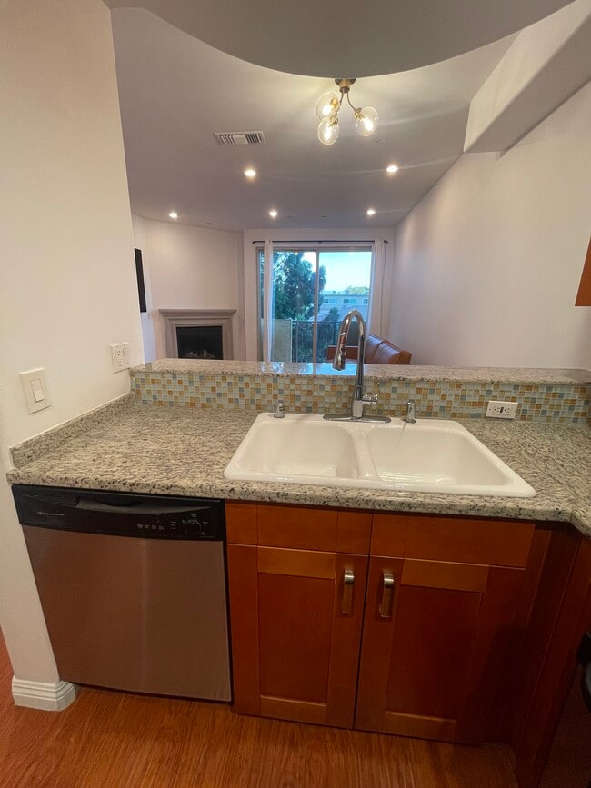 Photo - 5303 Satsuma Ave