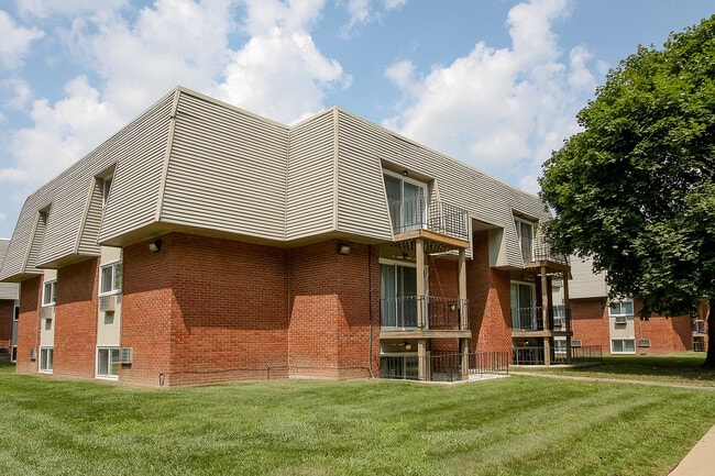 Wade Manor Apartments