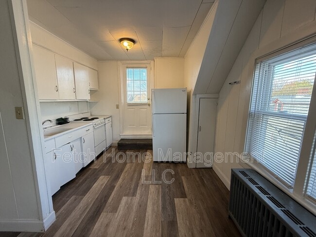 Photo - 825 Church St