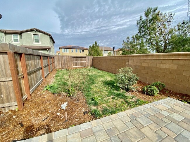 Photo - SPACIOUS 3 BED, 2.5 BATHS, 2 CAR GARAGE WITH LARGE BACKYARD ON A CUL-DE-SAC