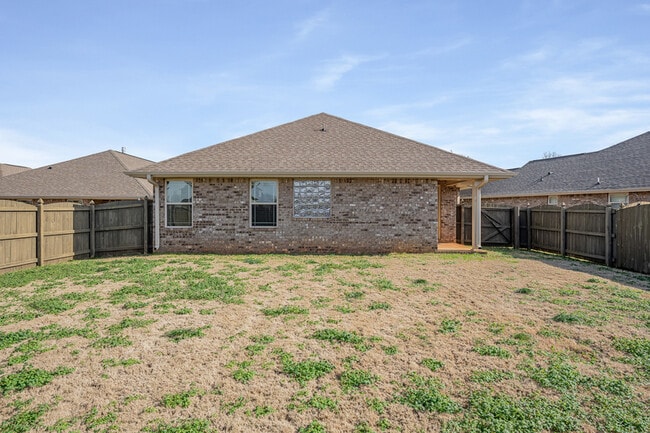 Photo - 808 Willow Shoals Dr SW