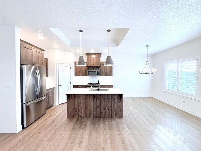 Photo - Six Bedroom House Available Now!!!