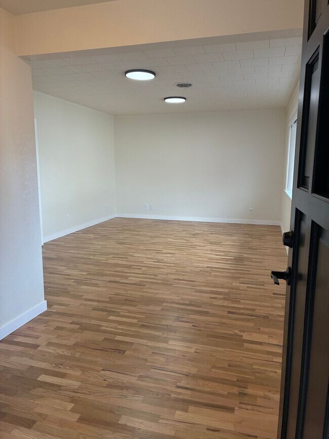 Photo - Quiet 3 Bedroom, 2 Bath with Large Backyard