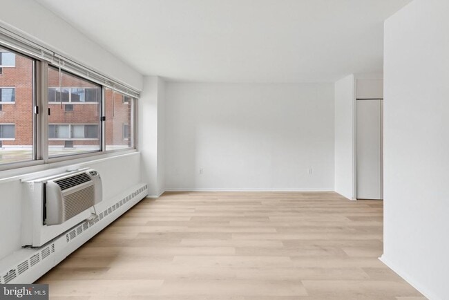 Photo - 2101 Chestnut St Unit 324-R