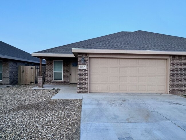 Building Photo - 1106 N Englewood Ave Unit A