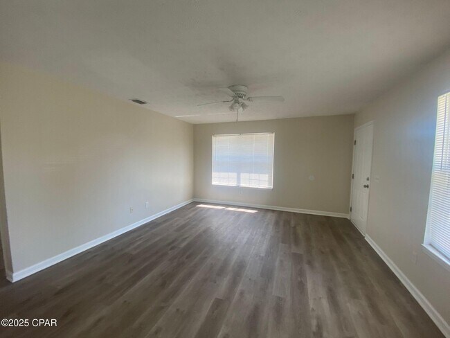 Photo - 711 N 9th St