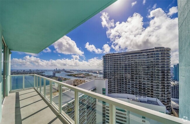 Building Photo - 1900 N Bayshore Dr Unit 4509 Rental