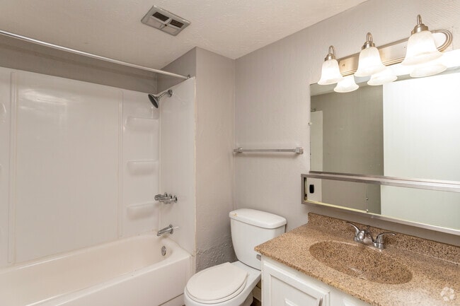 1BR, 1BA - 830SF
