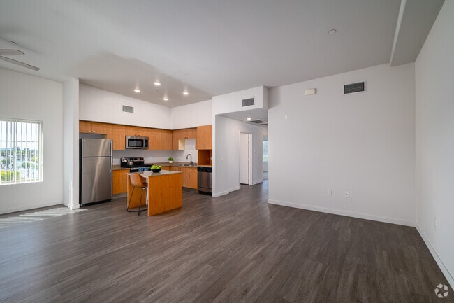 2BR, 2BA - 1,168 SF - Living Room