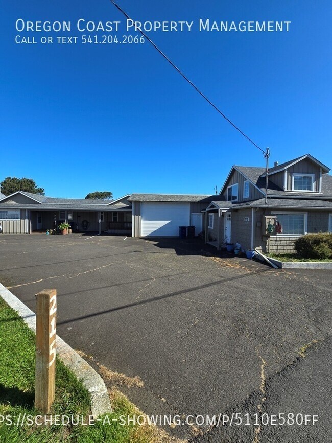 215 NW Sunset St Unit 2