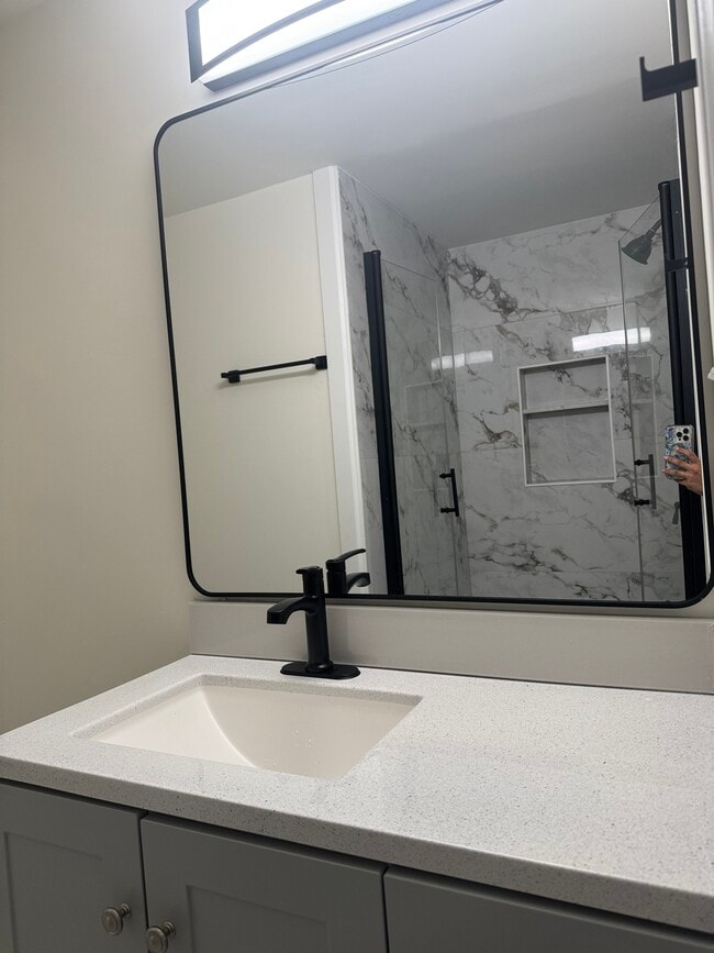 5101 Ampthill Dr Unit Basement in ALX