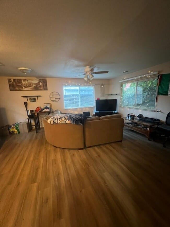 Photo - 3110 Oak St Unit B