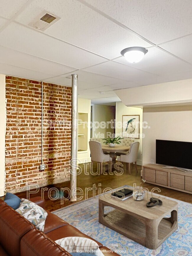 Photo - 402 W Tombigbee St Unit B