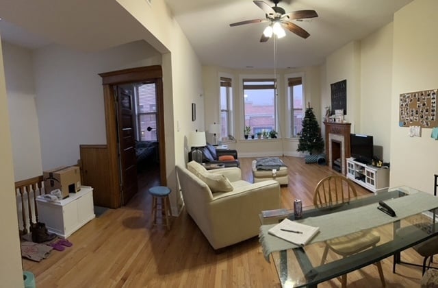 Photo - 1117 W Belmont Ave Unit 2