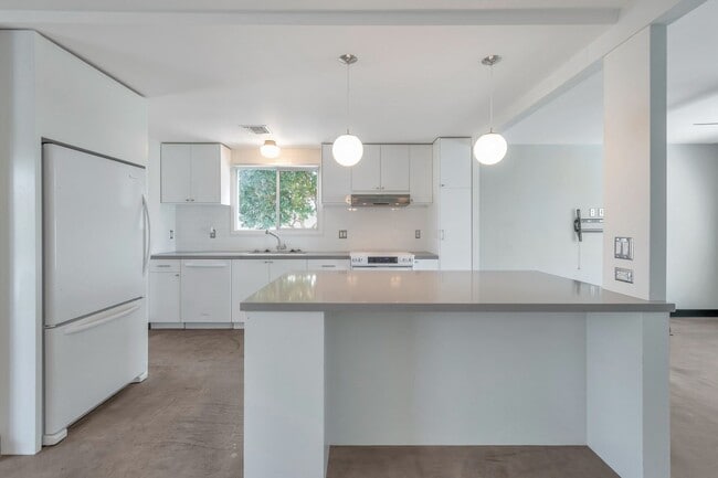 Photo - Scottsdale 2 bed 2 Bath Home - With a Pool!!!