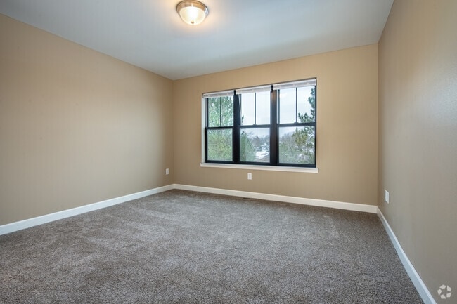 3BR, 2BA - 1550SF