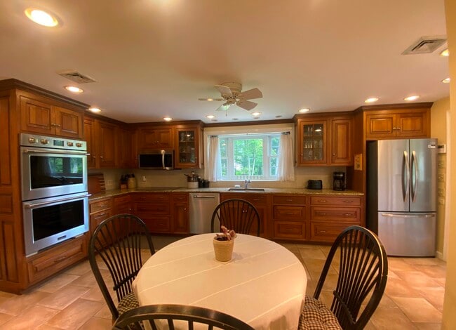 Photo - 437 Green Hill Rd