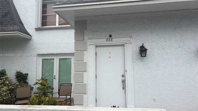 Photo - 808 NE 27th Ave