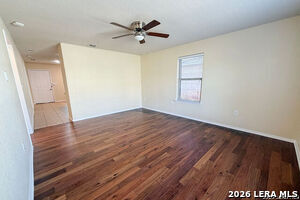 Photo - 220 Hansford St