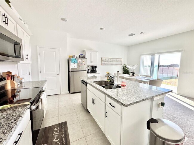 Photo - 2532 Peony Pl