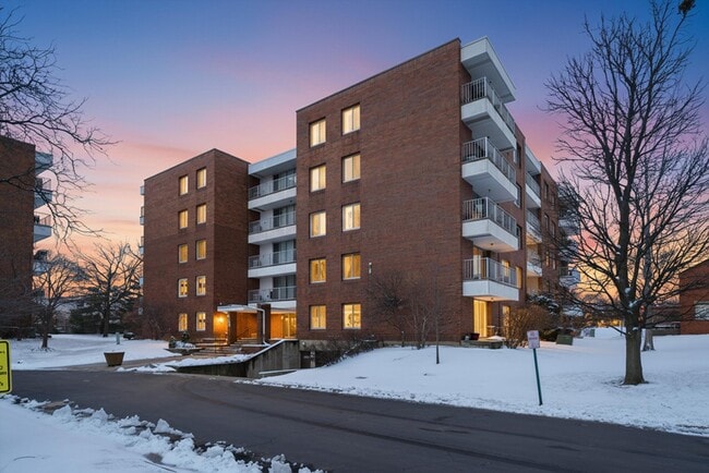 Photo - 4000 Triumvera Dr