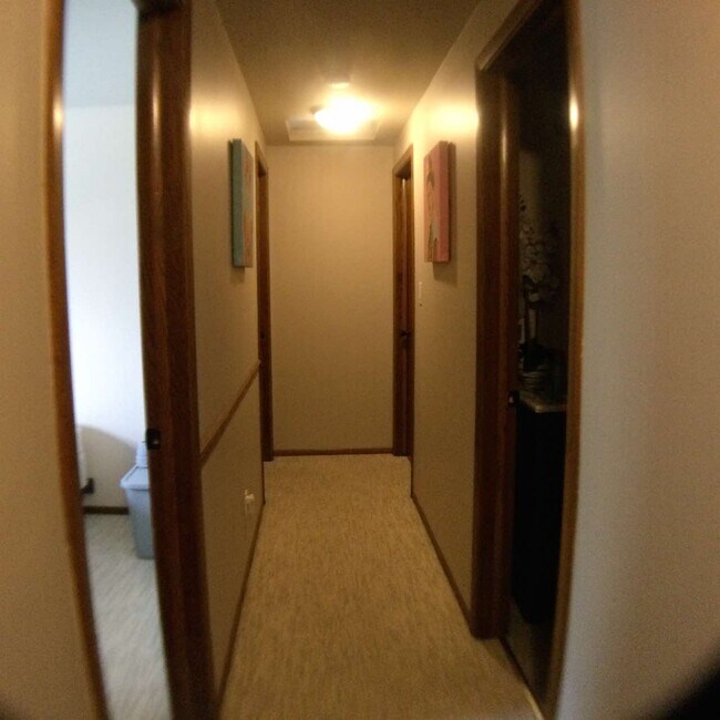 Photo - 201 W Oak St