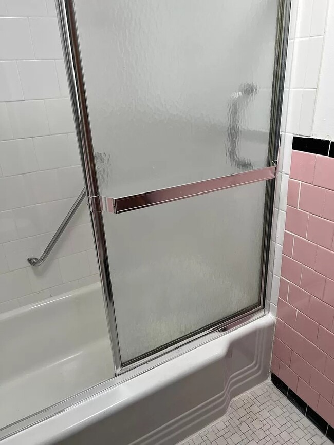 Photo - 708 Umbra St