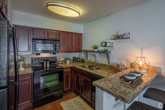 1BR, 1BA - 650SF - Kitchen - Village South Apartments