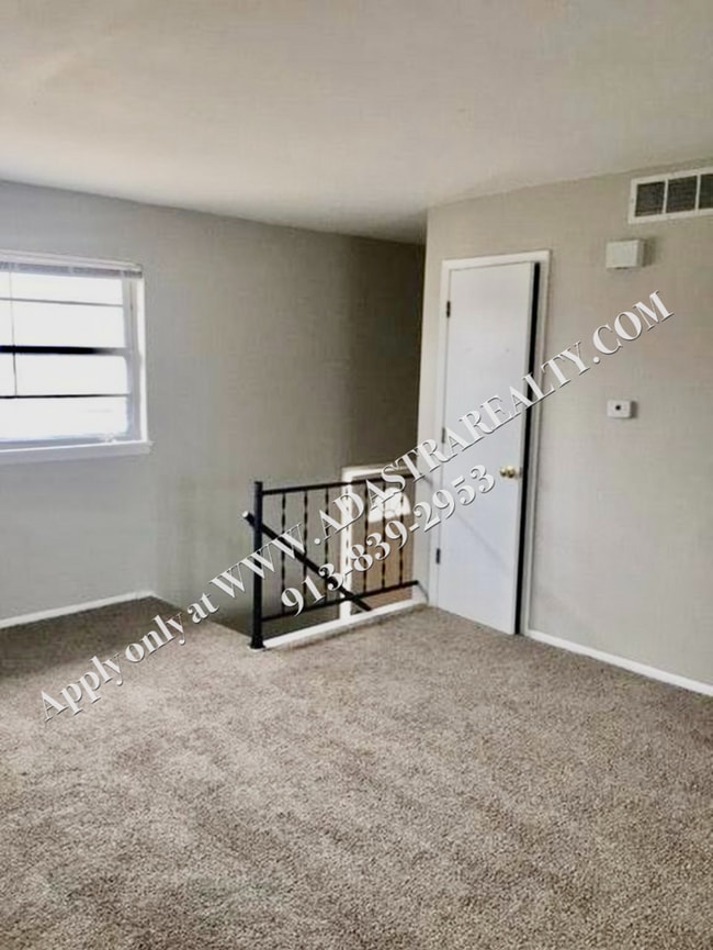 Photo - Nice 3 Bed 2 Bath Duplex in Leavenworth-Av...