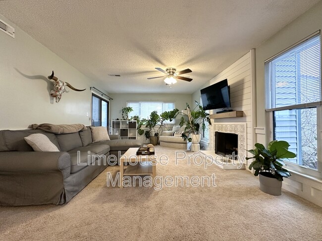 Photo - 3200 Lynnhaven Dr Condo Unit 201