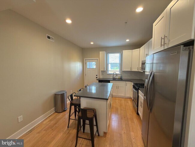 Photo - 2344 S Beulah St
