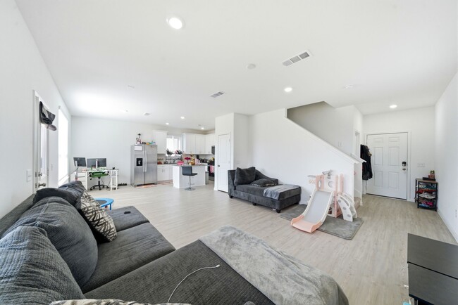 Building Photo - 23531 Autumn Harvester Dr