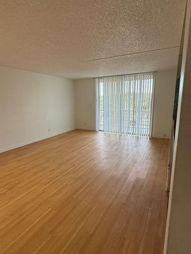 Photo - 408 NW 68th Ave