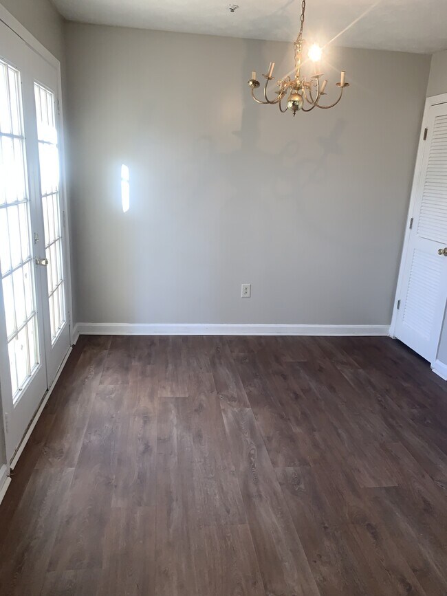 Photo - 2347 Wellington Cir