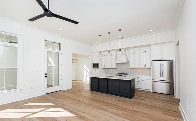 Photo - 8503 Lillian Mae Ln