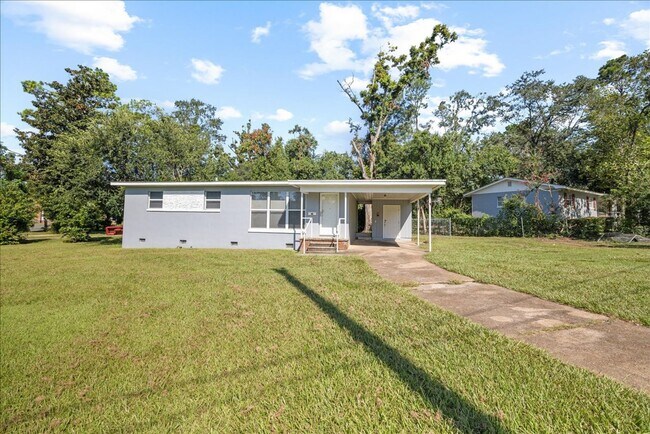 Photo - 202 Juniper Dr