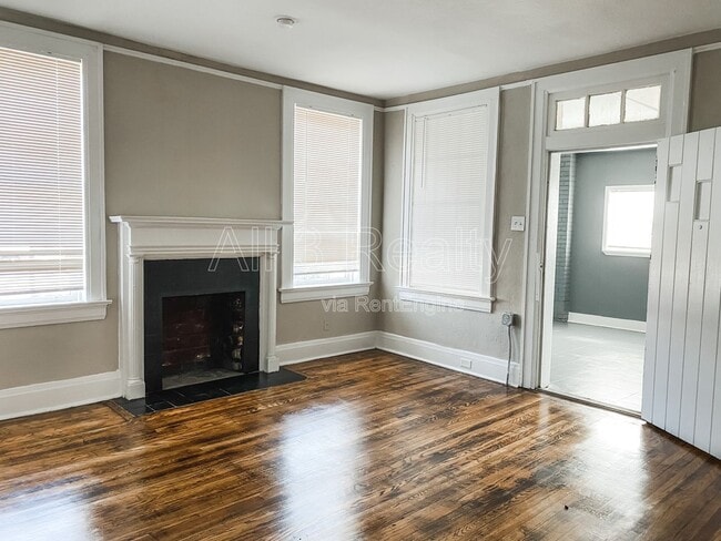 Photo - 2243 Madison Ave Unidad Apartment B