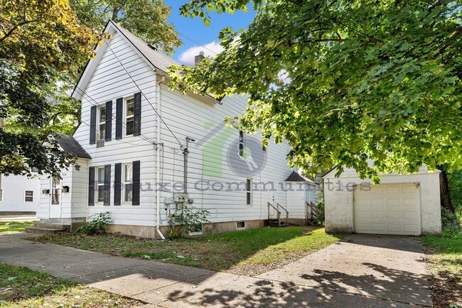 Photo - 934 Hovey St SW Unit 2