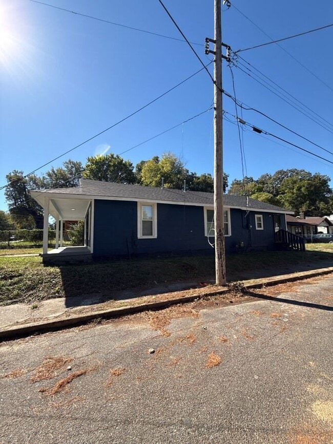 Photo - 763 Columbia St