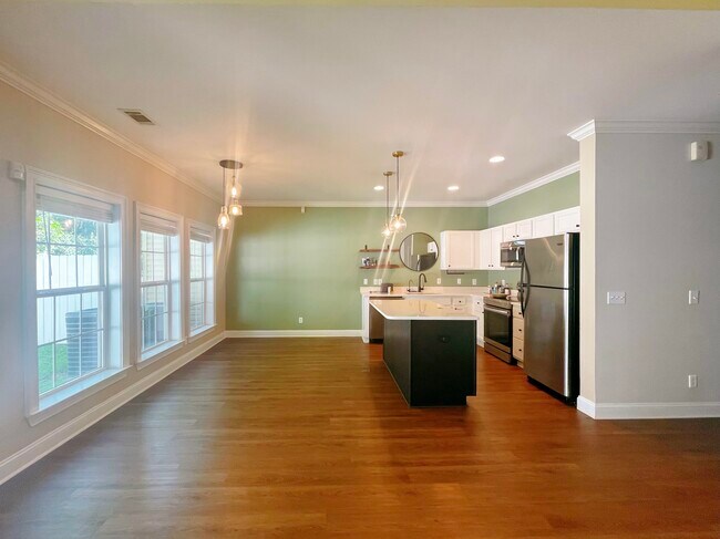 Photo - 301 Kendal Ct