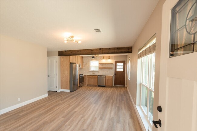 Photo - 602 N Morris St Unidad B