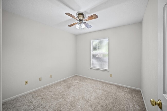 Photo - 7 Grey Birch Pl