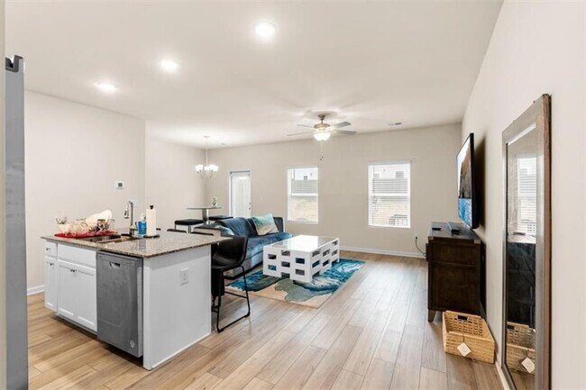 Photo - 1144 Westhampton Wy