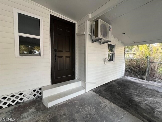 Building Photo - 1270 Allen St Unit B