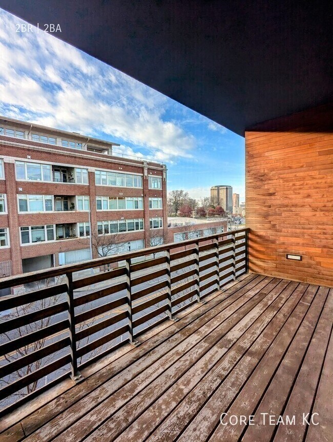 Building Photo - 2903 Gillham Rd Unit 304