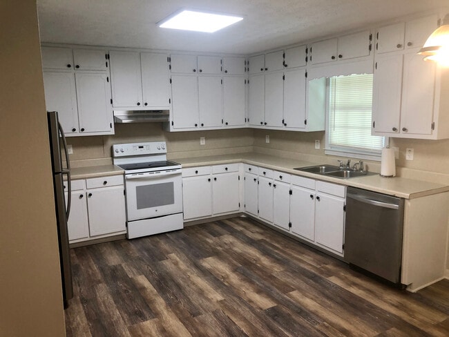 Photo - 2376 Rosedale Rd