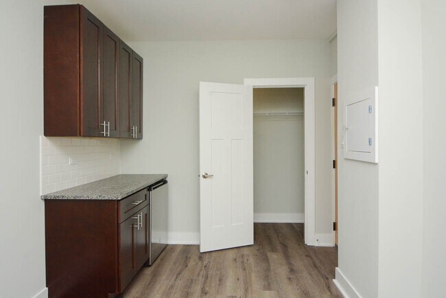 Photo - 725 St Johns Ave Unidad A7