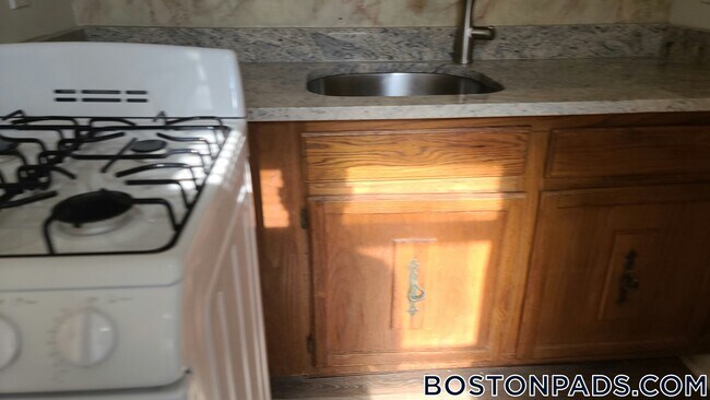 Photo - 349 Pleasant St Unidad A1-5